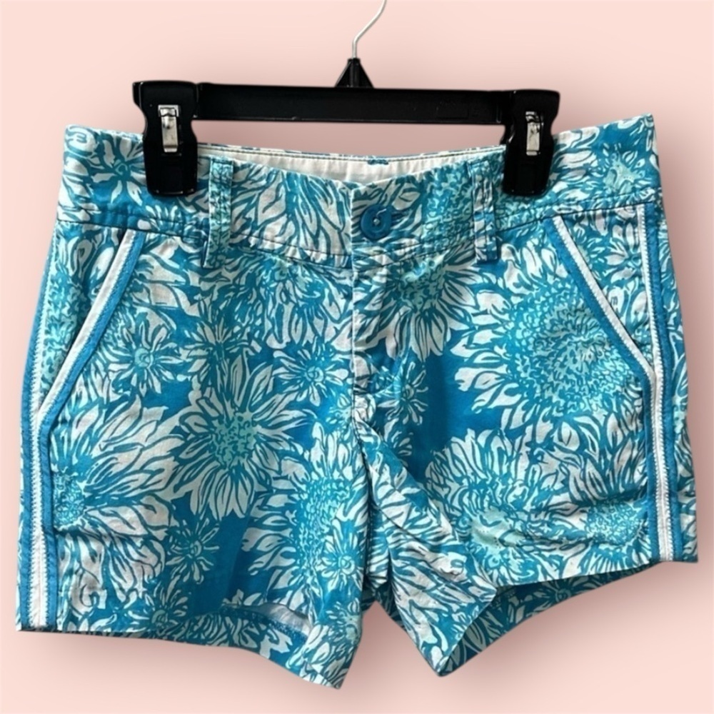 Lilly Pulitzer shades of blue shorts size 00